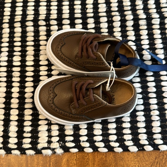 JANIE and JACK WINGTIP SNEAKER - Picture 7 of 12